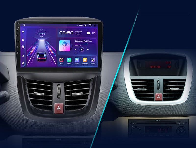 Tableau de bord de Peugeot 207 : à gauche avec l'autoradio CarPlay monté, à droite avec l'autoradio d'origine
